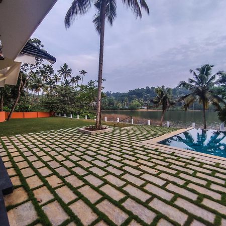 Fragrant Nature Backwater Resort & Ayurveda Spa Kollam Exterior photo