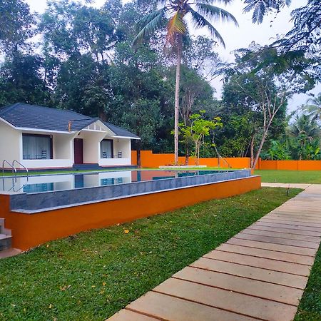 Fragrant Nature Backwater Resort & Ayurveda Spa Kollam Exterior photo