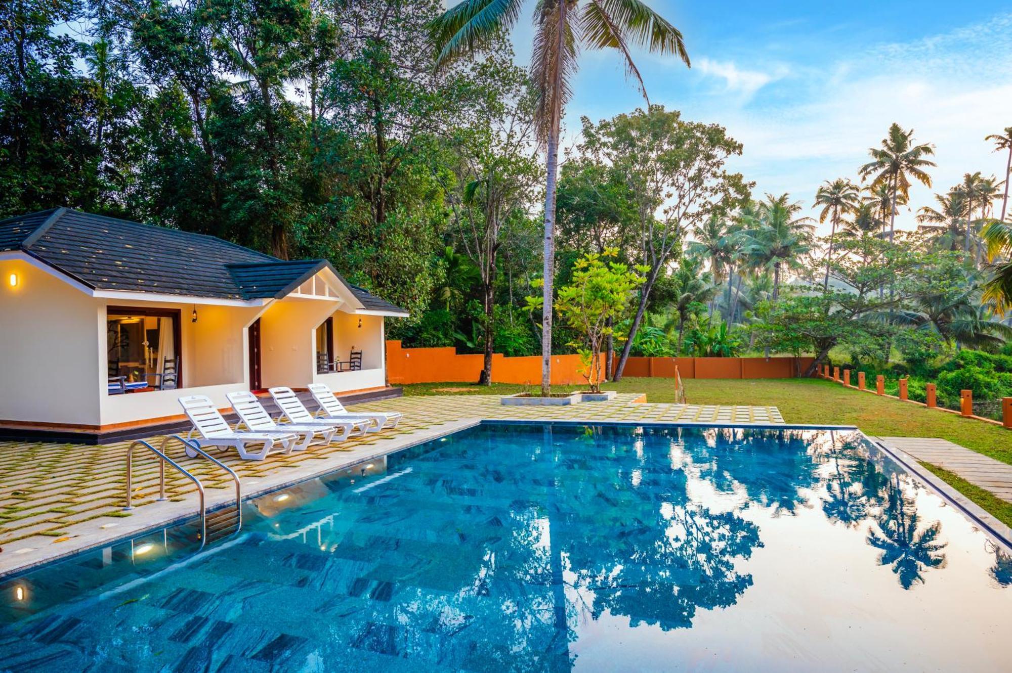 Fragrant Nature Backwater Resort & Ayurveda Spa Kollam Exterior photo