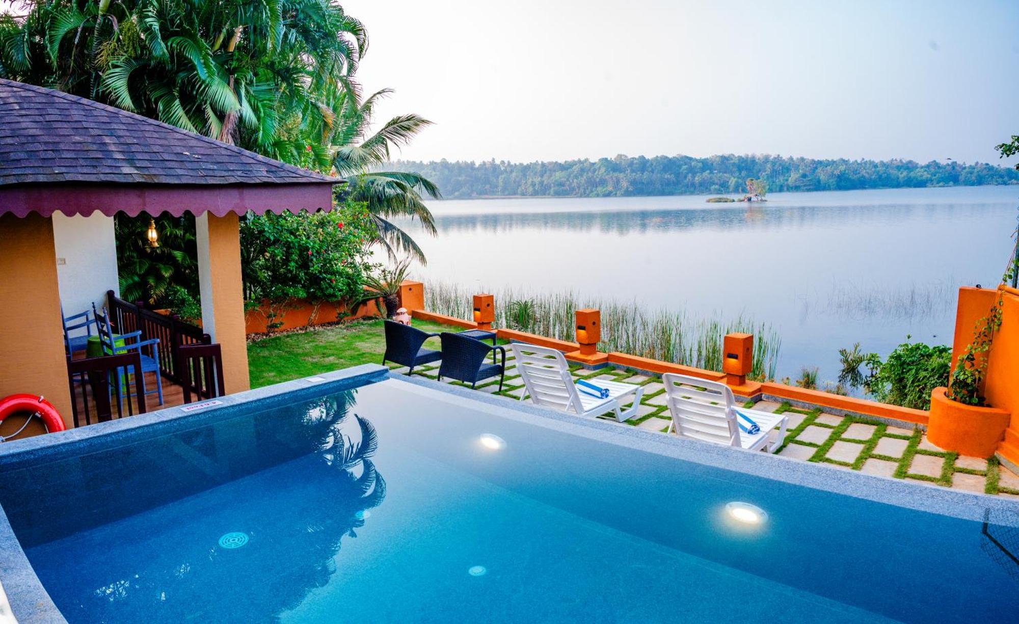 Fragrant Nature Backwater Resort & Ayurveda Spa Kollam Exterior photo