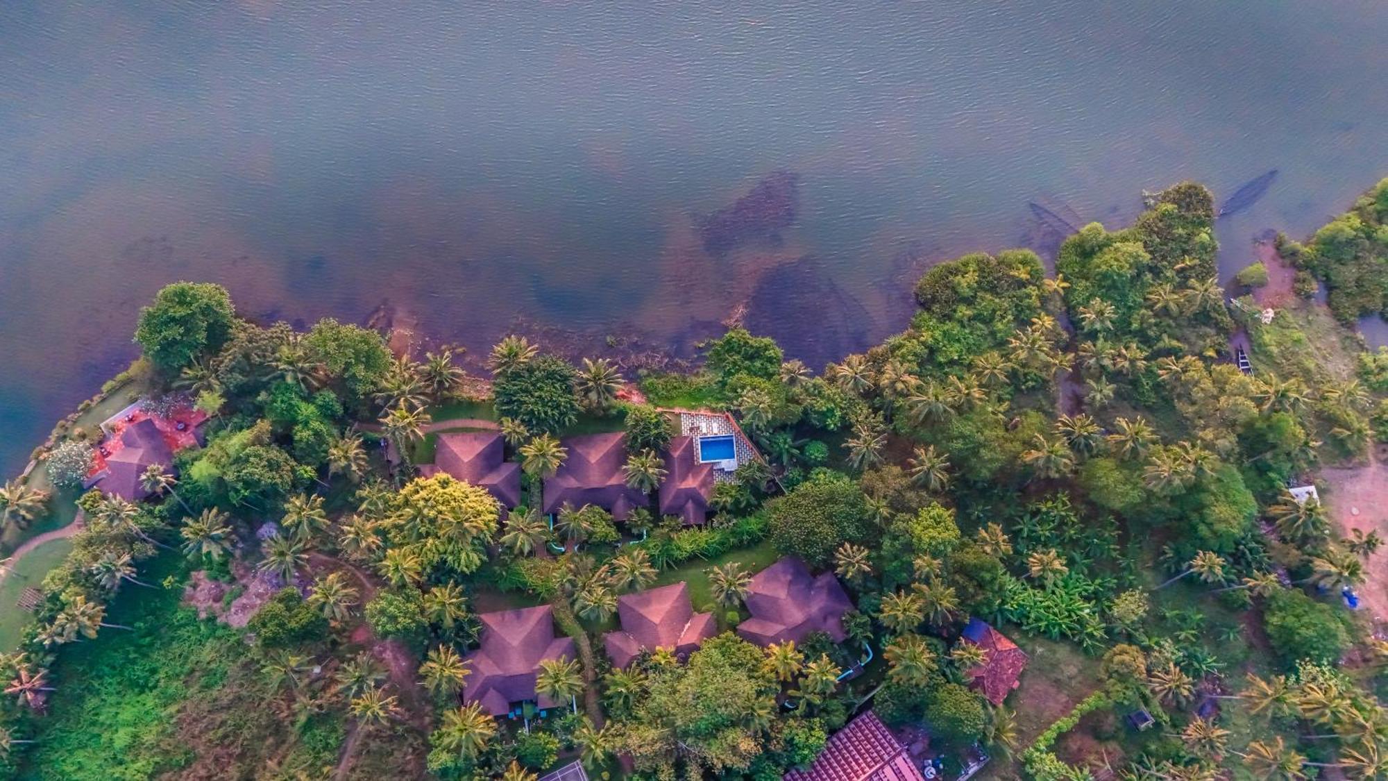 Fragrant Nature Backwater Resort & Ayurveda Spa Kollam Exterior photo